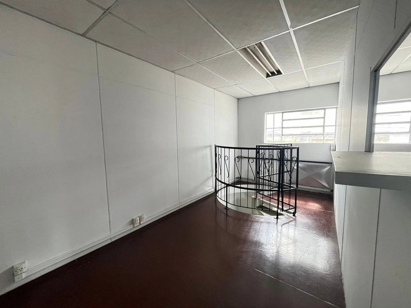 Precisa de galpão com 180m²? Veja esta opção,em excelente localização!: 15ª foto da galeria de imagens do imóvel