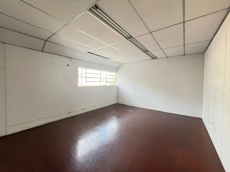 Precisa de galpão com 180m²? Veja esta opção,em excelente localização!: 12ª foto da galeria de imagens do imóvel