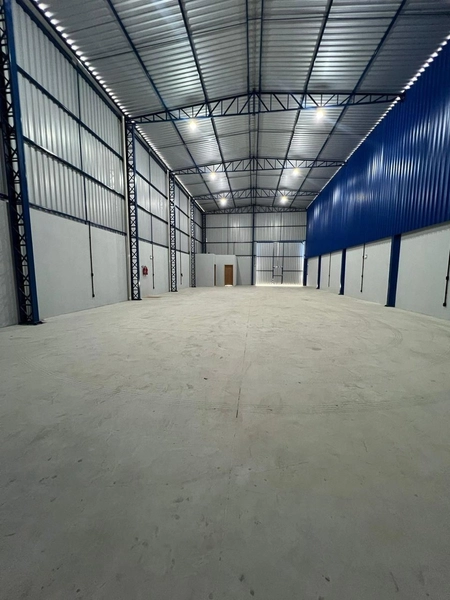 Galpão com energia trifásica, piso reforçado,pé direito 8m² em Itajaí: 8ª foto da galeria de imagens do imóvel