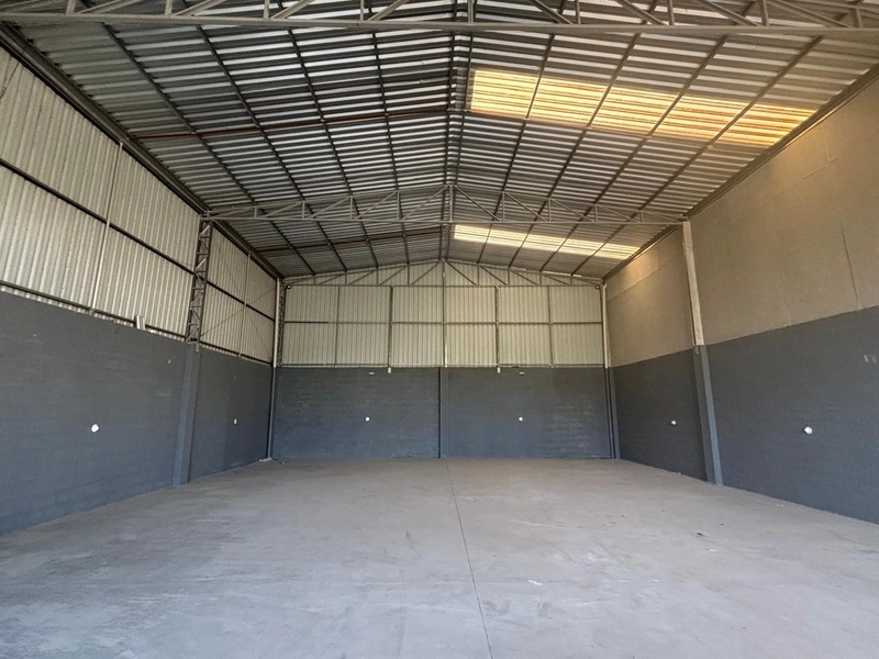 Alugue seu galpão conosco! Olhe este om 196m² em ótima localização: 8ª foto da galeria de imagens do imóvel