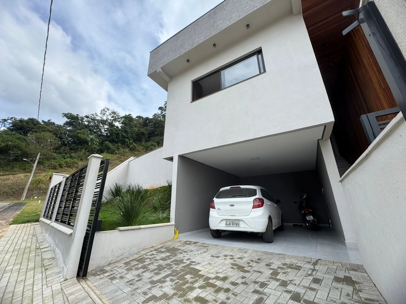 Á venda esta casa ampla com piscina, para grandes momentos em família☺: 2ª foto da galeria de imagens do imóvel