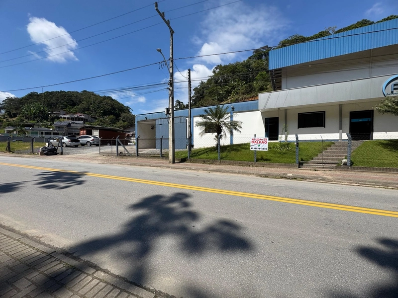 Galpão com excelente infraestrutura para você instalar sua empresa: 2ª foto da galeria de imagens do imóvel