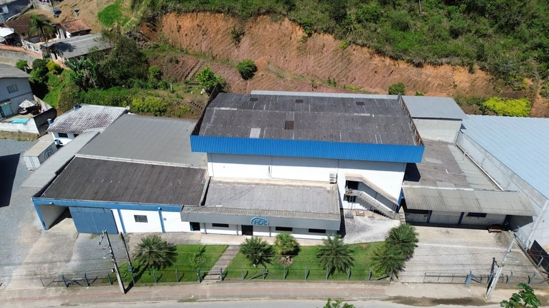 Galpão com excelente infraestrutura para você instalar sua empresa: 3ª foto da galeria de imagens do imóvel