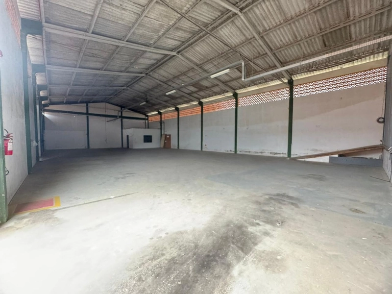 GALPÃO PARA LOCAÇÃO – 500 m² ,amplo pátio: 2ª foto da galeria de imagens do imóvel