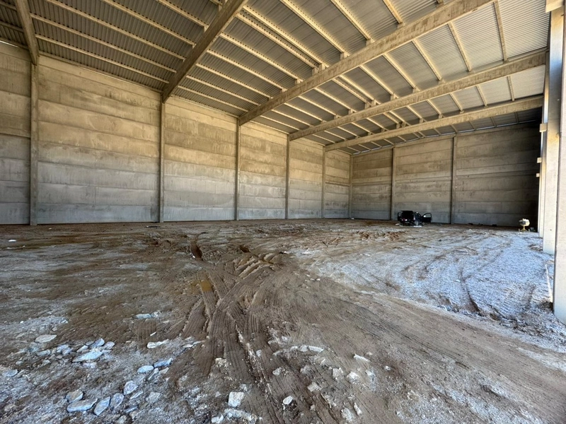 Em Brusque,1.350m²,ideal para armazenamento vertical, amplo pátio: 4ª foto da galeria de imagens do imóvel