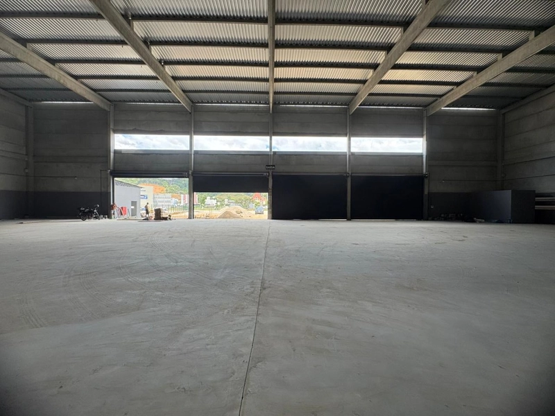 Em Brusque,1.250m²,ideal para armazenamento vertical, amplo pátio: 10ª foto da galeria de imagens do imóvel