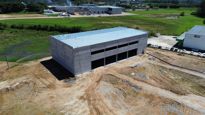 Em Brusque,1.350m²,ideal para armazenamento vertical, amplo pátio: 3ª foto da galeria de imagens do imóvel