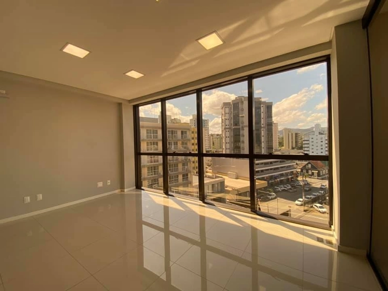 Sala Comercial para locação no Edifício Bronze no Centro de Brusque: 8ª foto da galeria de imagens do imóvel
