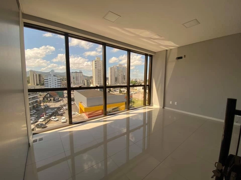 Sala Comercial para locação no Edifício Bronze no Centro de Brusque: 5ª foto da galeria de imagens do imóvel