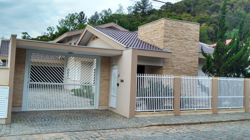 São dois imóveis á venda,para você investidor