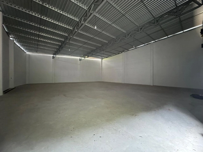 Galpão com 350m² , disponível locação em Brusque: 3ª foto da galeria de imagens do imóvel