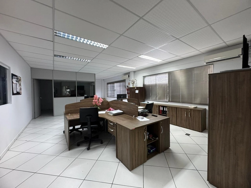 1233m² para você instalar sua empresa,alugue conosco sem burocracia: 21ª foto da galeria de imagens do imóvel