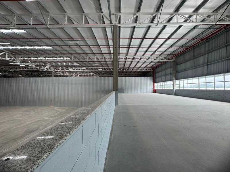 Galpão logístico,pé direito 12 m direito livre com alta segurança!: 10ª foto da galeria de imagens do imóvel