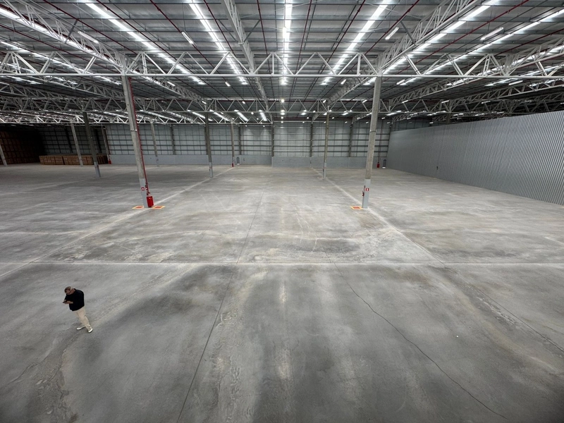 Galpão logístico,pé direito 12 m direito livre com alta segurança!: 7ª foto da galeria de imagens do imóvel