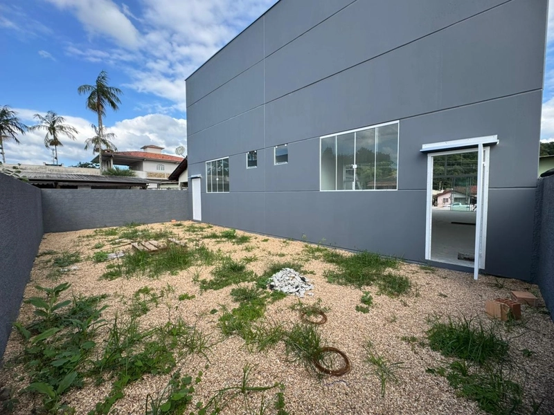 Galpão em excelente localização,com fluxo de pessoas,veja esta opção:: 6ª foto da galeria de imagens do imóvel