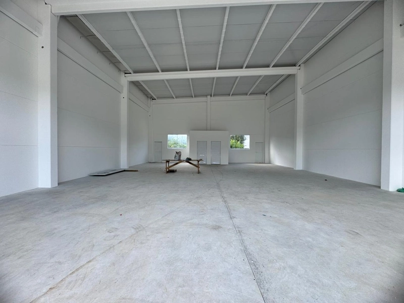 Galpão em excelente localização,com fluxo de pessoas,veja esta opção:: 4ª foto da galeria de imagens do imóvel