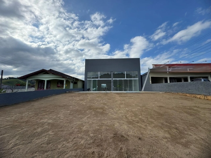 Galpão em excelente localização,com fluxo de pessoas,veja esta opção:: 8ª foto da galeria de imagens do imóvel