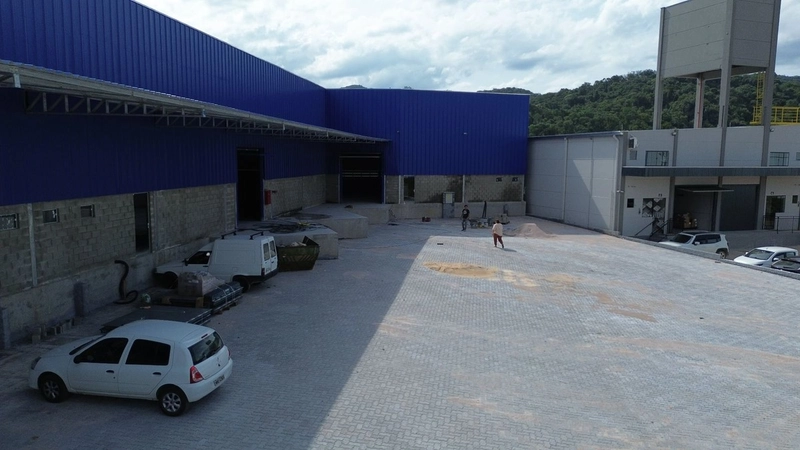 Galpão em localização estratégica,logística facilitada em Brusque: 2ª foto da galeria de imagens do imóvel
