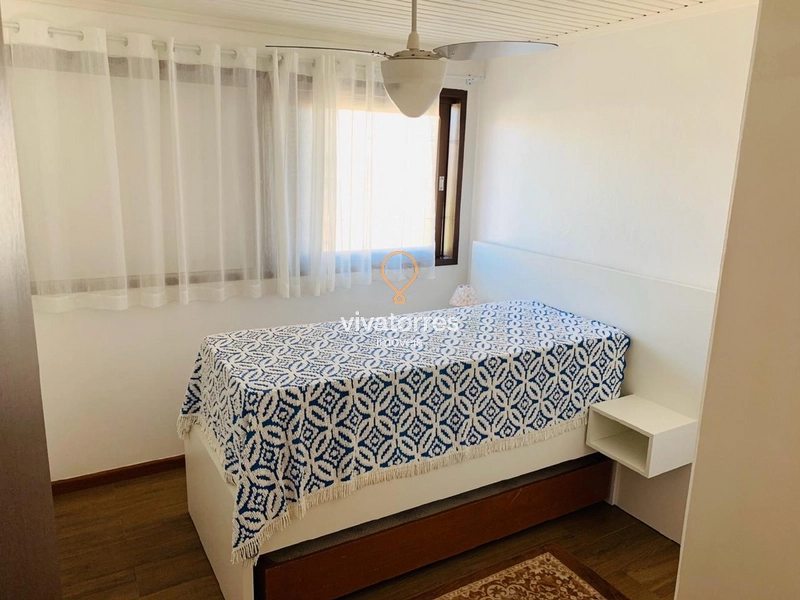 Casa com 5 dormitórios a uma quadra do mar: 24ª foto da galeria de imagens do imóvel