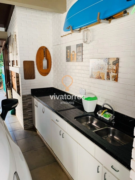 Casa com 5 dormitórios a uma quadra do mar: 28ª foto da galeria de imagens do imóvel