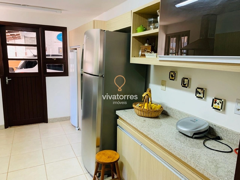 Casa com 5 dormitórios a uma quadra do mar: 12ª foto da galeria de imagens do imóvel