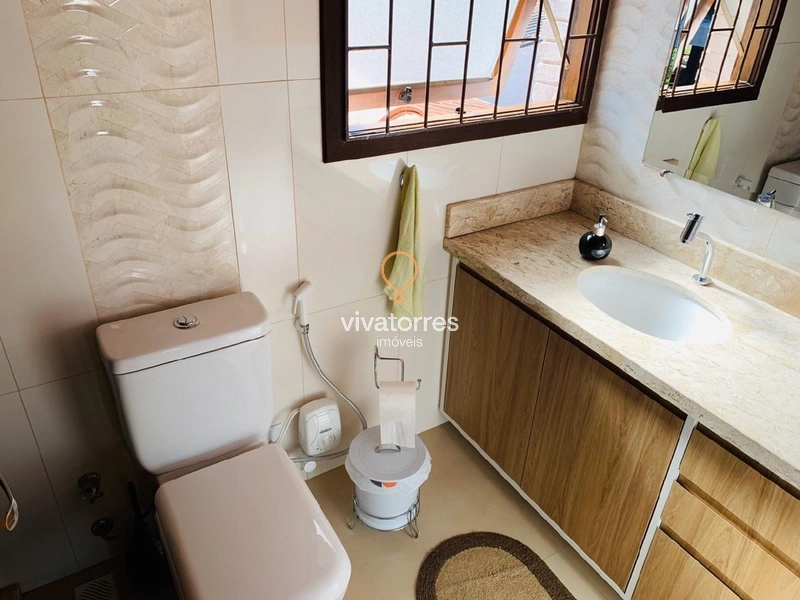 Casa com 5 dormitórios a uma quadra do mar: 22ª foto da galeria de imagens do imóvel