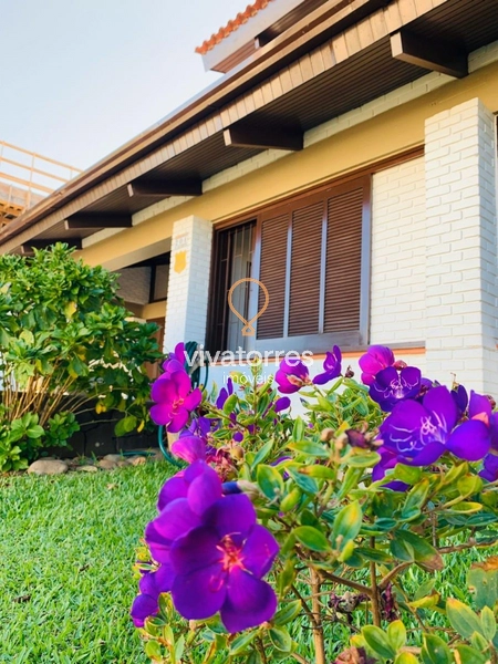 Casa com 5 dormitórios a uma quadra do mar: 5ª foto da galeria de imagens do imóvel