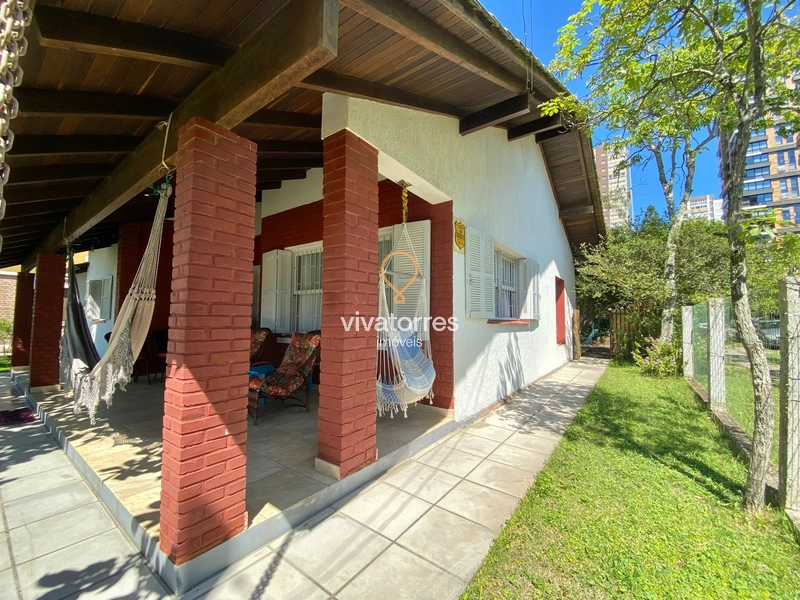 Casa a 2 quadras da praia em Torres: 4ª foto da galeria de imagens do imóvel