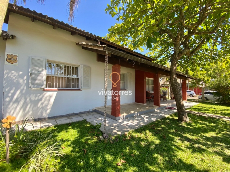 Casa a 2 quadras da praia em Torres: 3ª foto da galeria de imagens do imóvel