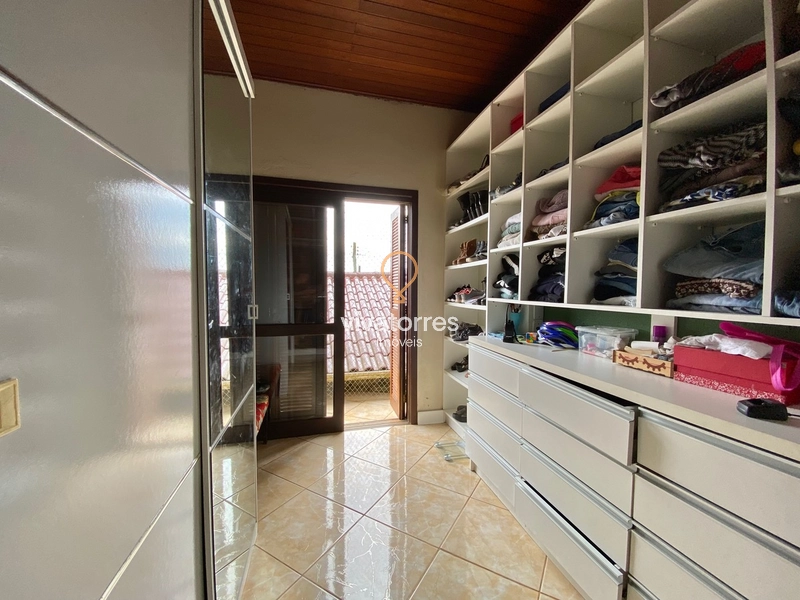 Casa de 4 dormitórios com suíte e piscina: 31ª foto da galeria de imagens do imóvel