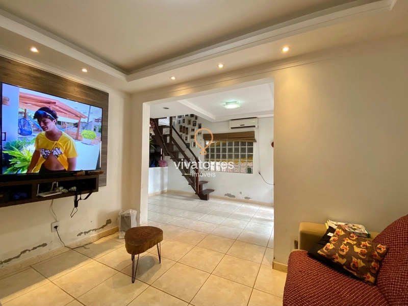 Casa de 4 dormitórios com suíte e piscina: 13ª foto da galeria de imagens do imóvel