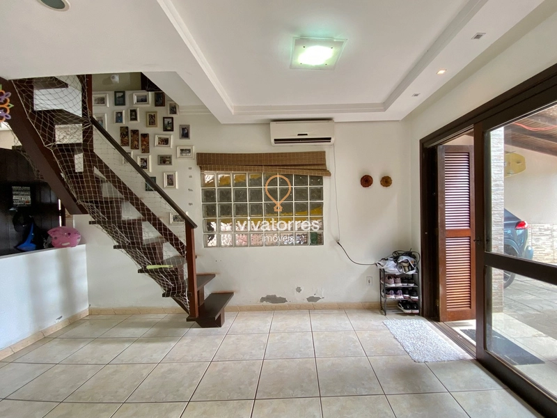 Casa de 4 dormitórios com suíte e piscina: 15ª foto da galeria de imagens do imóvel