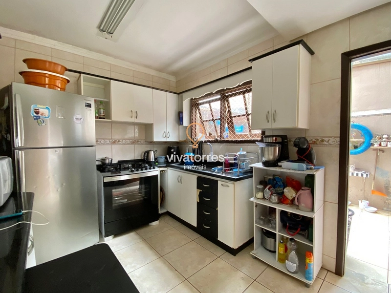 Casa de 4 dormitórios com suíte e piscina: 19ª foto da galeria de imagens do imóvel