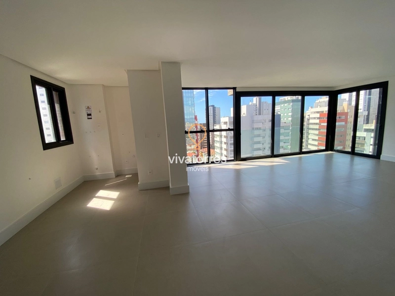 Apartamento 3 dormitórios no Centro: 3ª foto da galeria de imagens do imóvel