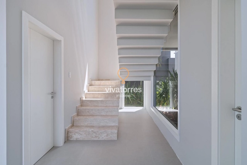 Casa com 4 suítes em condomínio fechado de Torres: 8ª foto da galeria de imagens do imóvel