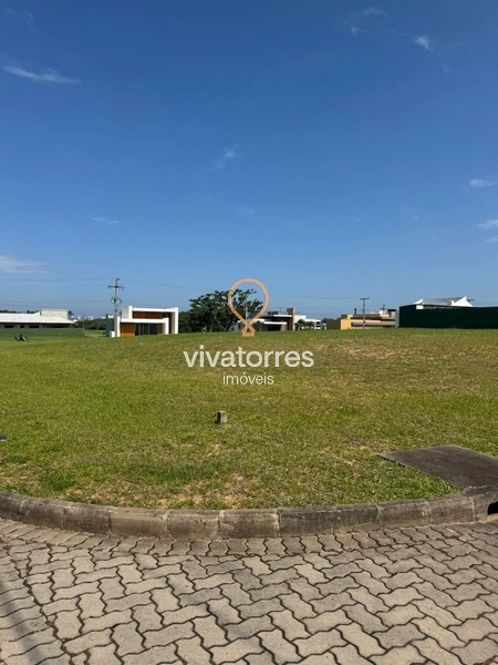 Lote  em condomínio fechado de Torres: 1ª foto da galeria de imagens do imóvel