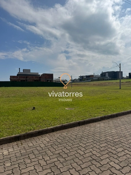 Lote  em condomínio fechado de Torres: 2ª foto da galeria de imagens do imóvel