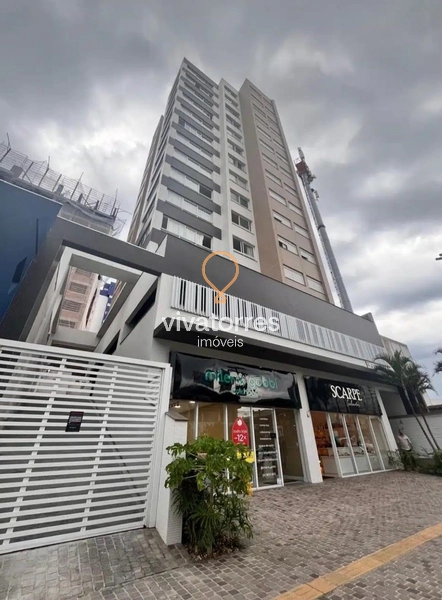 Apartamento de 2 dormitórios com suíte mobiliado no Centro de Torres