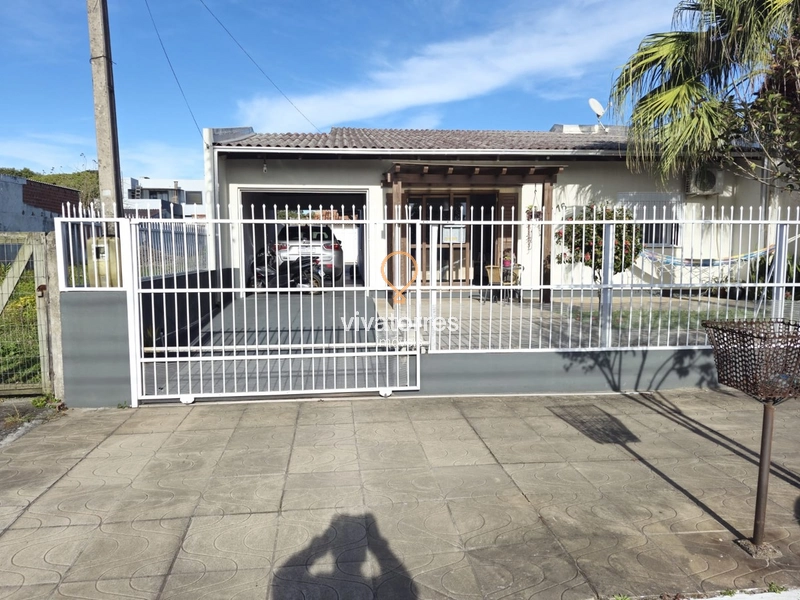 Casa com 3 dormitórios, sendo 1 suíte- Torres Rs-: 2ª foto da galeria de imagens do imóvel