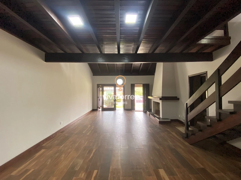 Belíssima casa em estilo clássico: 12ª foto da galeria de imagens do imóvel