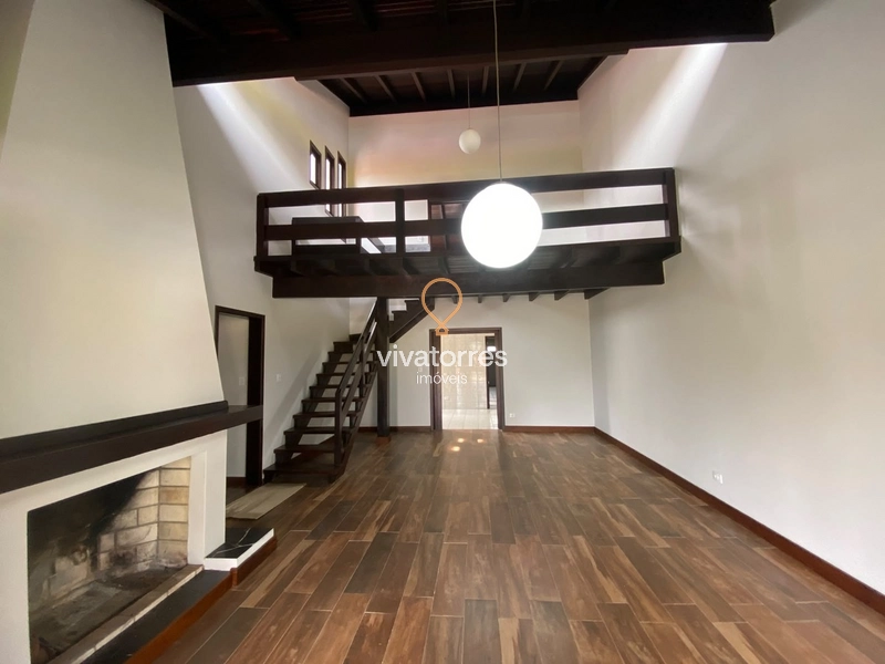 Belíssima casa em estilo clássico: 25ª foto da galeria de imagens do imóvel