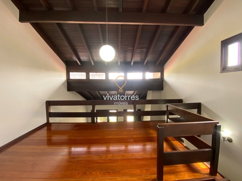 Belíssima casa em estilo clássico: 19ª foto da galeria de imagens do imóvel