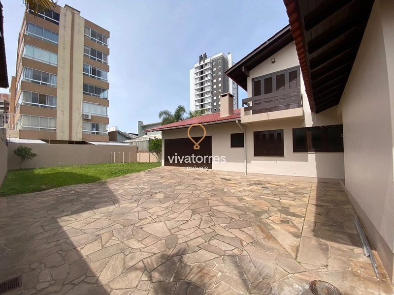 Belíssima casa em estilo clássico: 6ª foto da galeria de imagens do imóvel