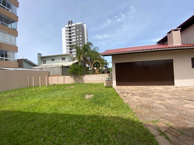 Belíssima casa em estilo clássico: 8ª foto da galeria de imagens do imóvel
