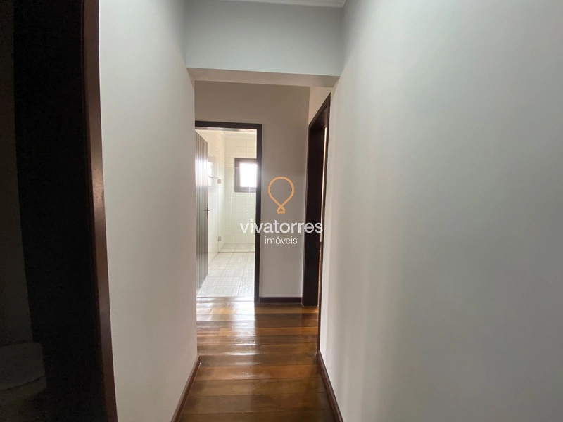 Belíssima casa em estilo clássico: 14ª foto da galeria de imagens do imóvel