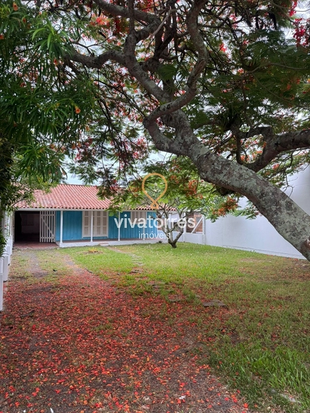 Casa com 2 dormitórios- Torres Rs-: 1ª foto da galeria de imagens do imóvel