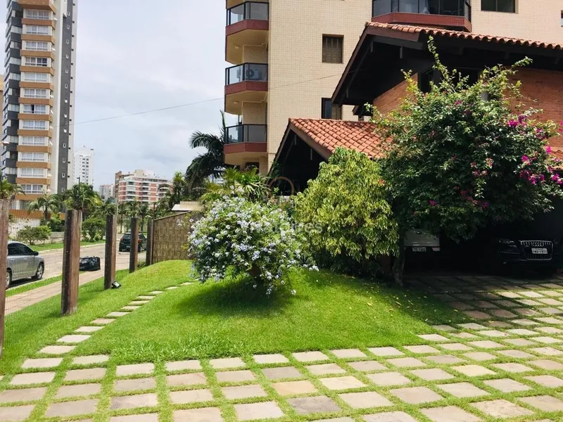Linda casa próxima a praia: 1ª foto da galeria de imagens do imóvel