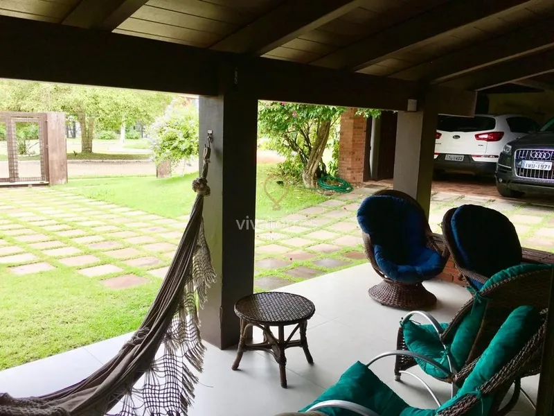 Linda casa próxima a praia: 10ª foto da galeria de imagens do imóvel