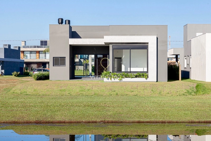 Casa em condomínio com 3 suítes: 4ª foto da galeria de imagens do imóvel