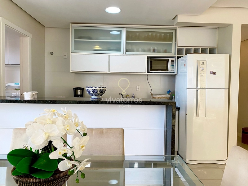 Apartamento mobiliado com 3 dormitórios e sacada com churrasqueira: 18ª foto da galeria de imagens do imóvel